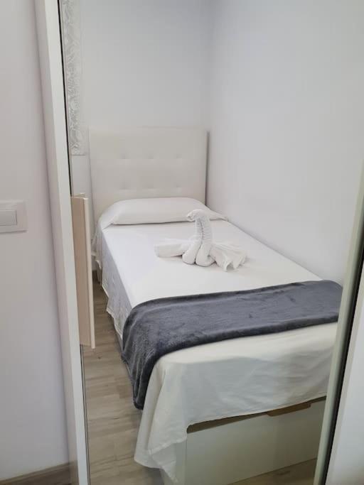 Habitaciones Bonitas Y Comodas L'Hospitalet de Llobregat Eksteriør billede