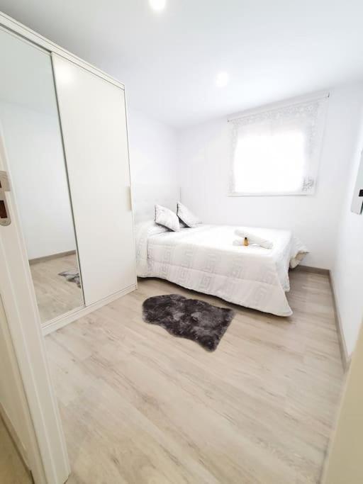 Habitaciones Bonitas Y Comodas L'Hospitalet de Llobregat Eksteriør billede
