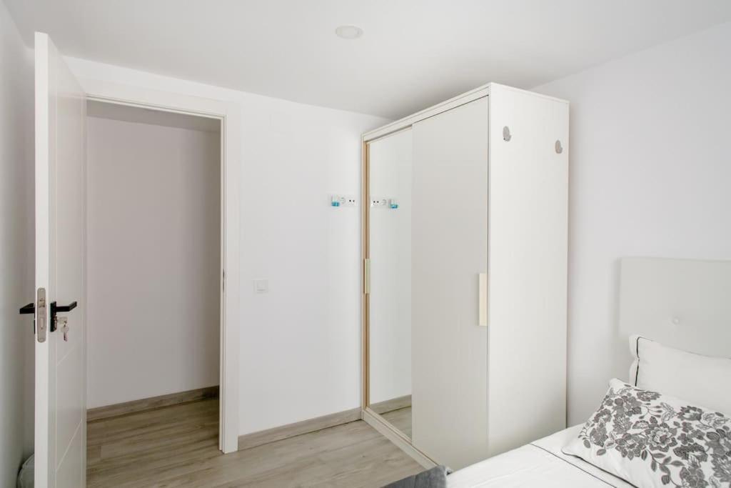 Habitaciones Bonitas Y Comodas L'Hospitalet de Llobregat Eksteriør billede